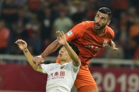 易游yy体育官网-布莱顿训练开放日，集结日外线爆发引欢呼，亚冠在即，医务组通报恢复