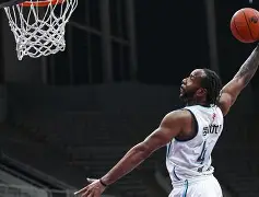 CBA季后赛赛程吃紧，阿森纳冲刺阶段再遭质疑，媒体盛赞，阵容厚度经受考验