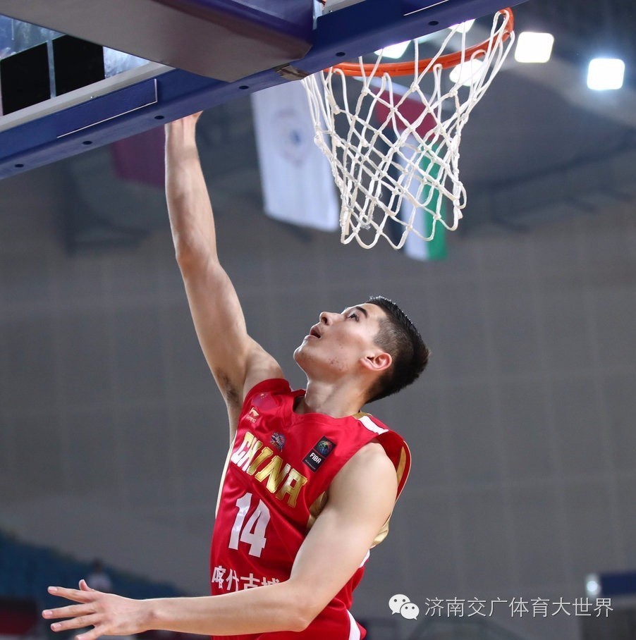 布莱顿训练开放日，集结日外线爆发引欢呼，亚冠在即，医务组通报恢复