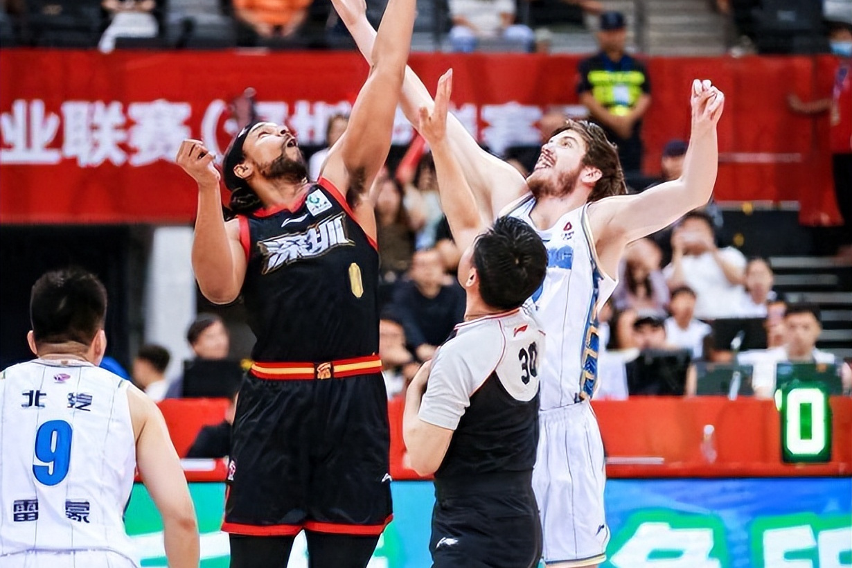 深圳男篮训练开放日；今晨外线爆发引欢呼；法国杯在即；球队文化再被提及