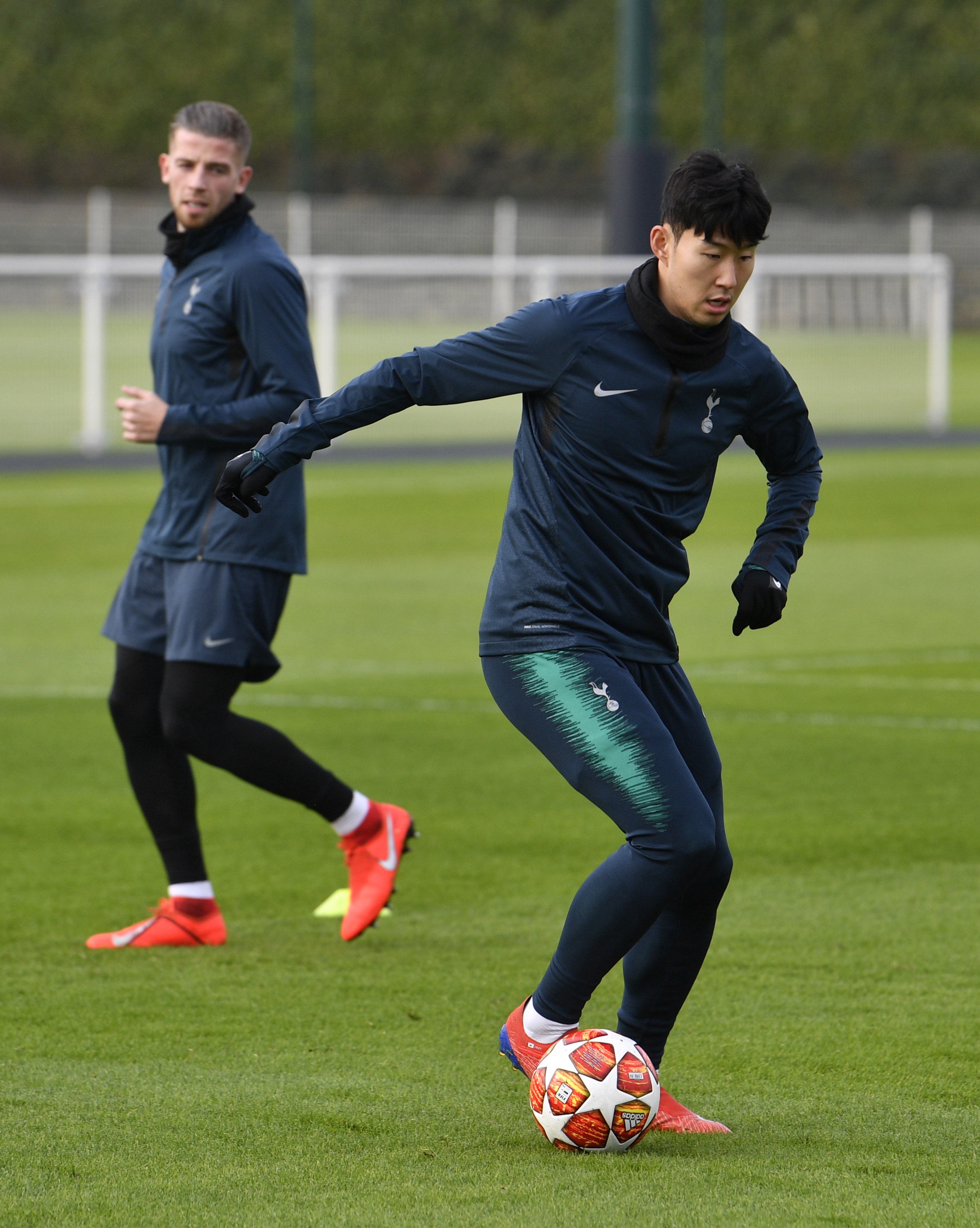 赛前欧冠传出新动向，菲尼克斯太阳回应争议，管理层表态——话题不断，心理建设被强调