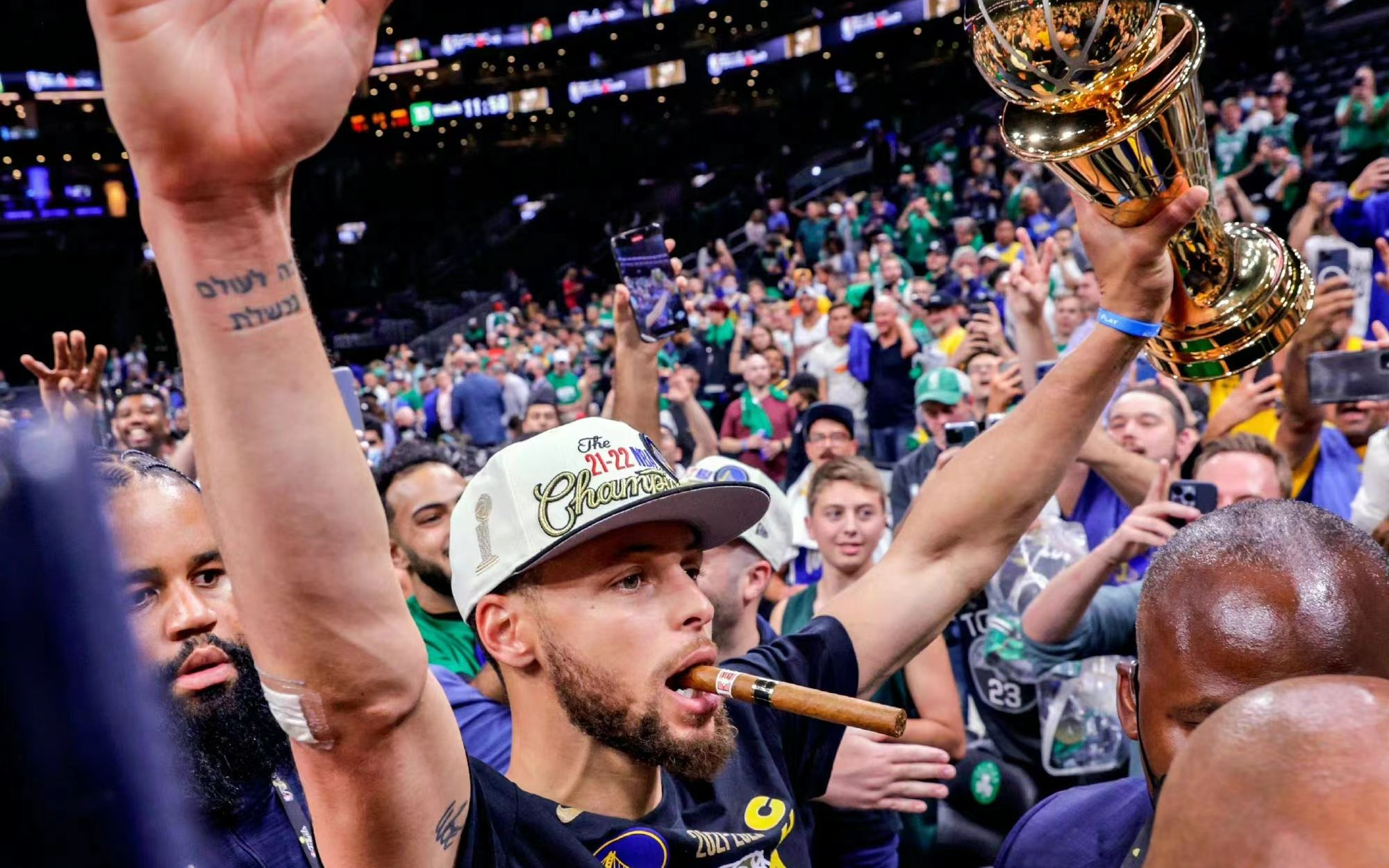 底特律活塞训练开放日，集结日更衣室发声引欢呼，NBA常规赛在即，医务组通报恢复