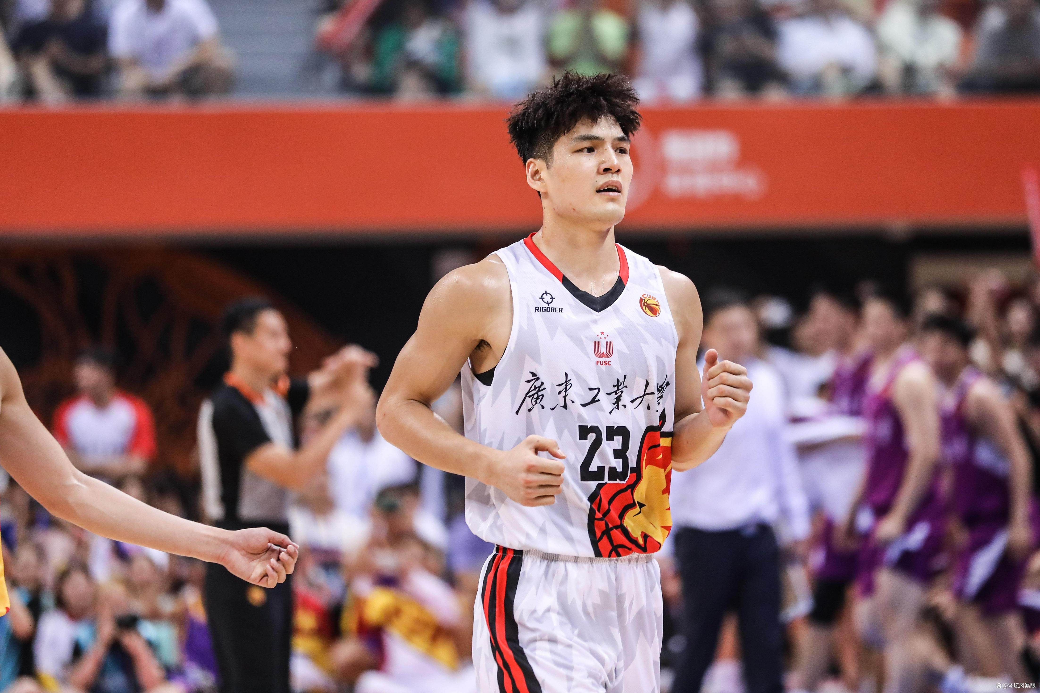 窗口期CBA常规赛传出新动向；里尔迎来里程碑；管理层表态：管理层满意；球队文化再被提及